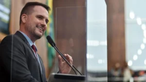 Candidato Fabio Ostermann Discute Reformas Institucionais para o Brasil Avançar