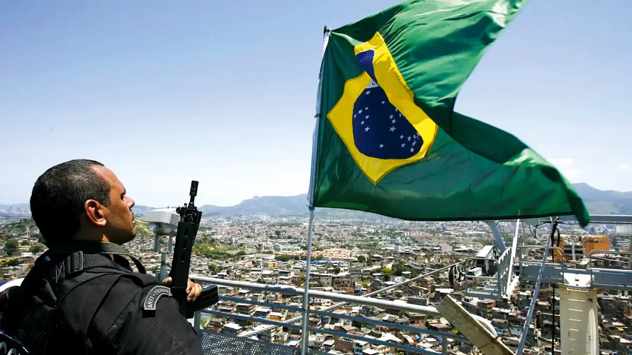 Candidato a deputado federal pelo RS de direita em 2026, Fabio Ostermann apresenta proposta para retomada pelo Estado de territórios ocupados pelo crime organizado