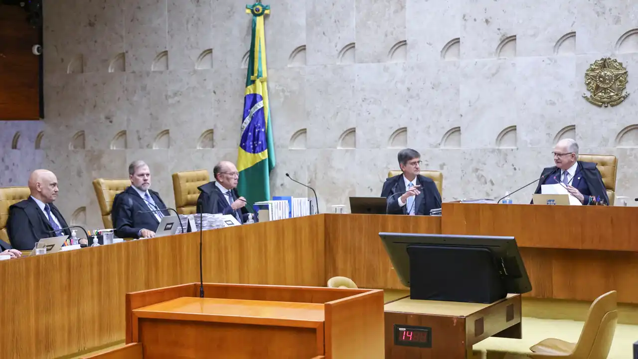 A proposta de reforma do STF apresentada por Fabio Ostermann, candidato a deputado federal pelo RS com o número 3003, visa conter abusos, reduzir decisões monocráticas e limitar mandatos